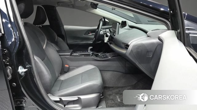 Toyota Prius 5th Generation 2026 Черный из Кореи, фото 2