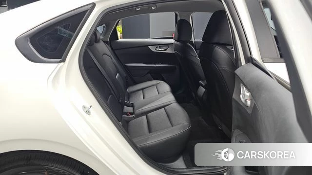 Kia The New K3 2nd generation 2022 Белый из Кореи, фото 2