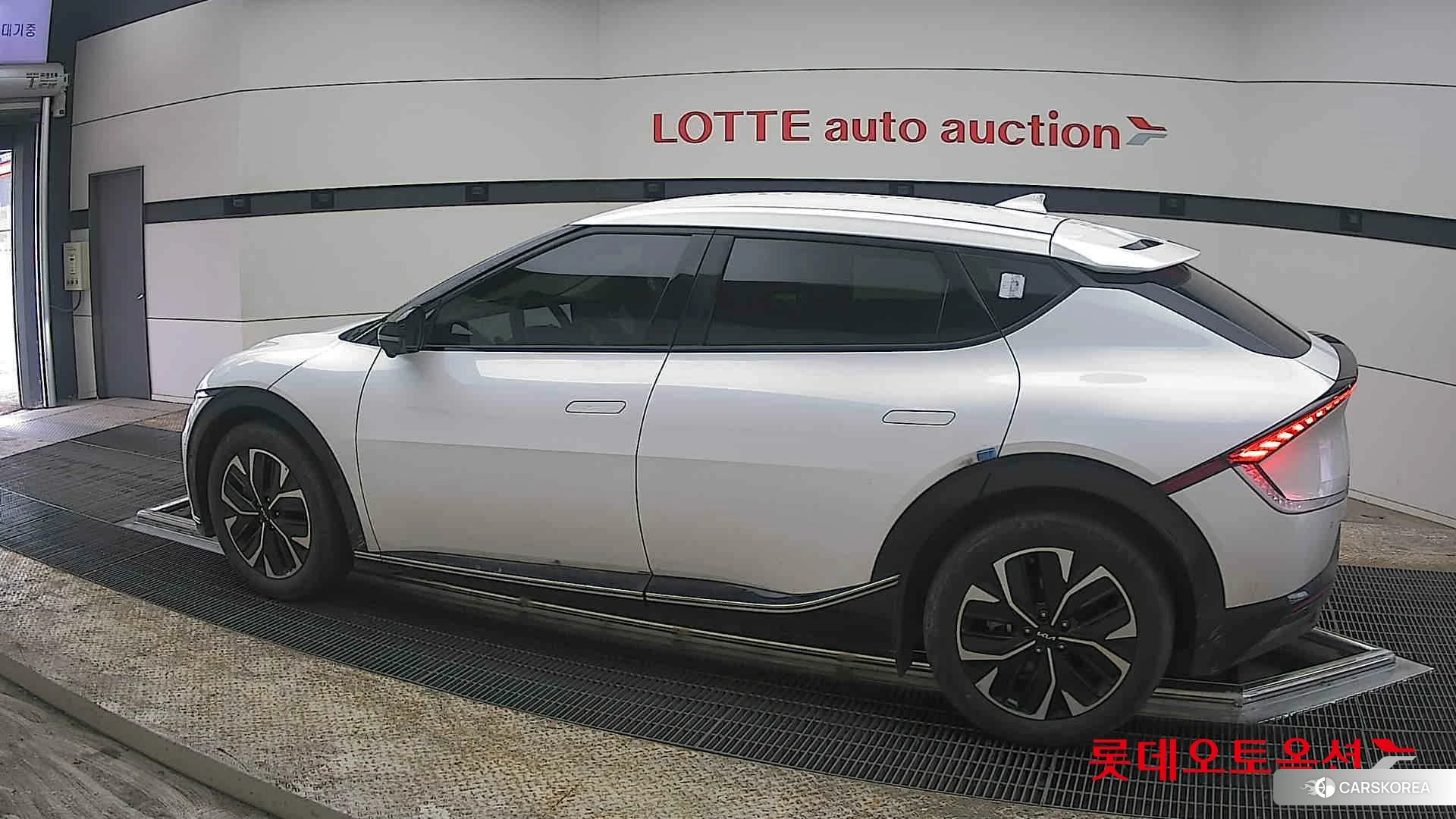 Kia EV6 2023 Белый из Кореи, фото 2