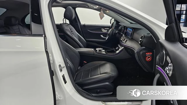 Mercedes-Benz E-Class W213 2018 Белый из Кореи, фото 2