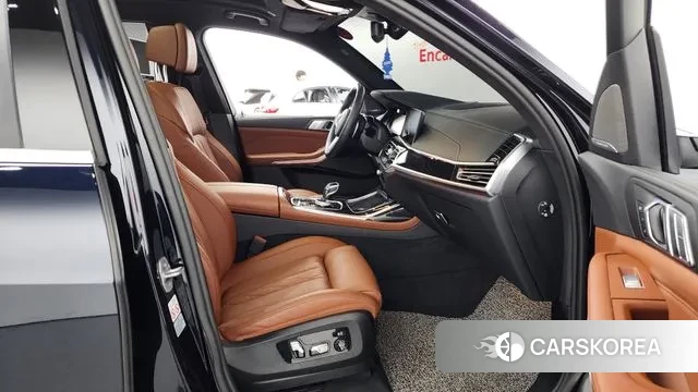 BMW X7 (G07) 2022 Черный из Кореи, фото 2