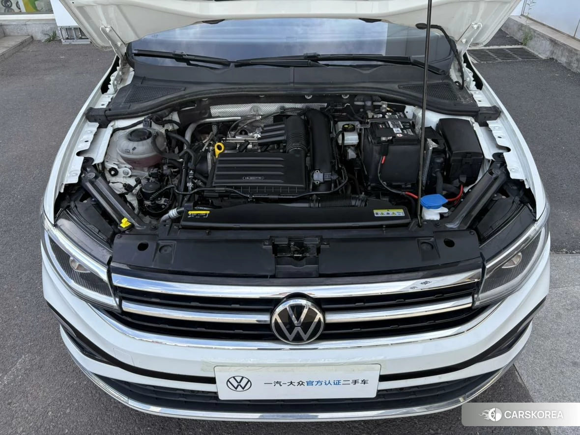 Volkswagen Bora 2022 Белый из Китая, фото 2