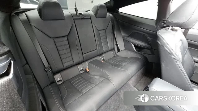 BMW 4 Series (G22) 2022 Светло-серебряный цвет из Кореи, фото 2