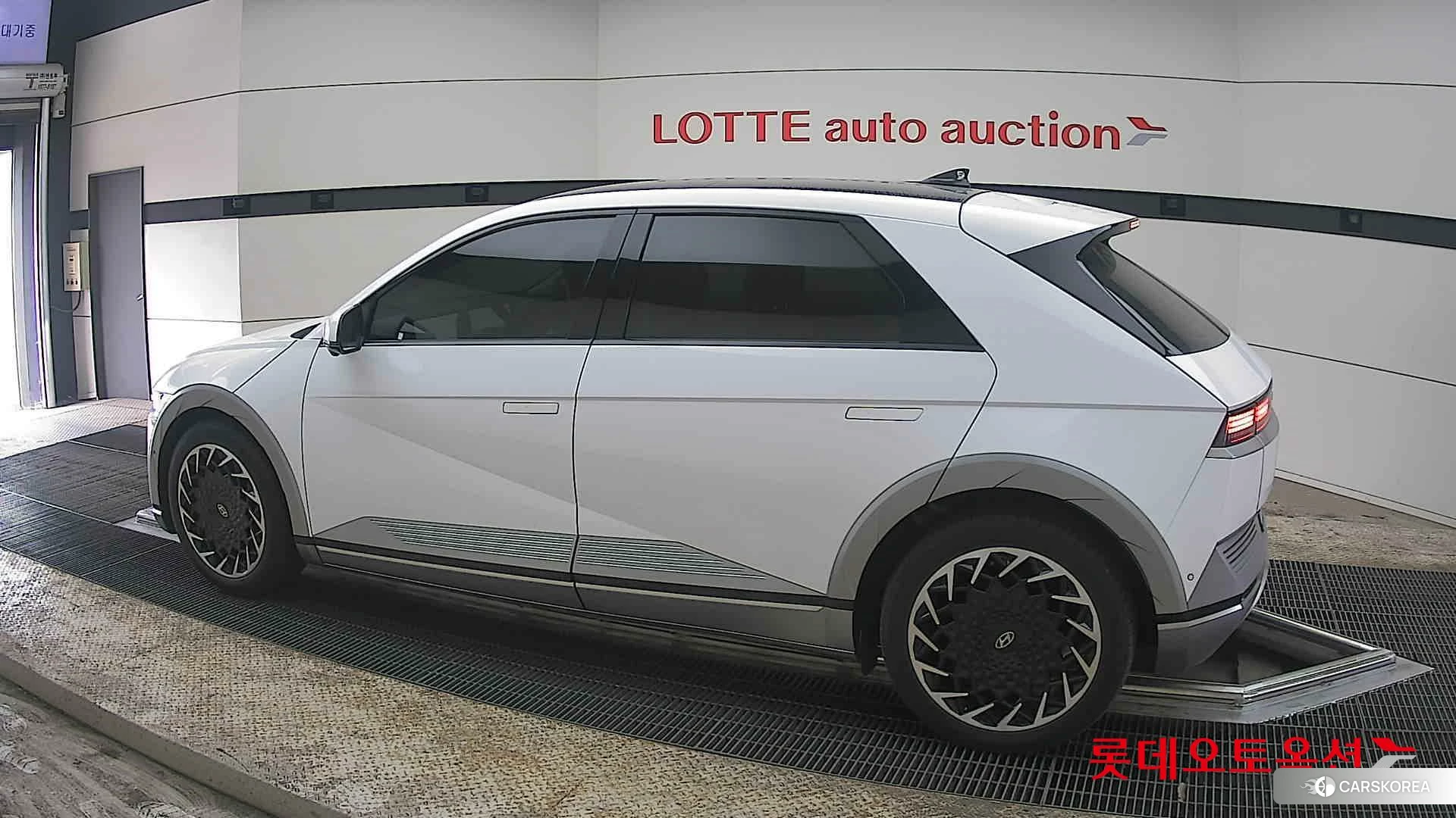 Hyundai IONIQ 5 2022 Atlas White из Кореи, фото 2