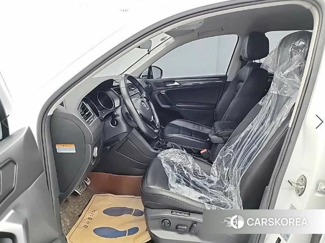 Volkswagen Tiguan second Generation 2019 Белый из Кореи, фото 2