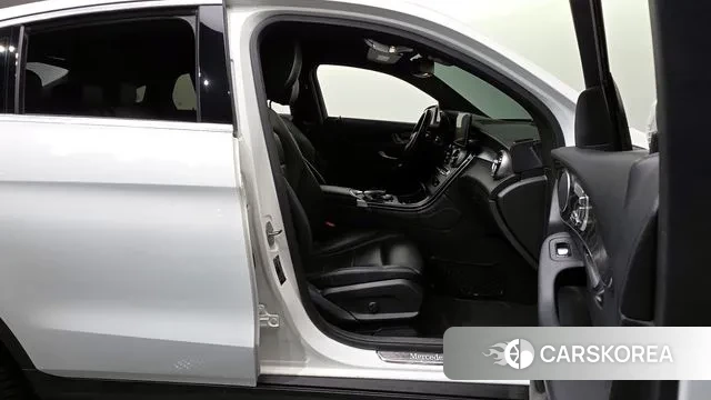 Mercedes-Benz GLC-Class X253 2019 Белый из Кореи, фото 2