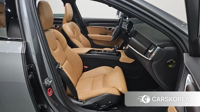 Volvo V90 Cross-Country 2019 Цвет галактики из Кореи, фото 2