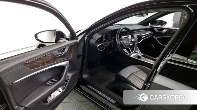 Audi A6 (C8) 2020 Черный из Кореи, фото 2