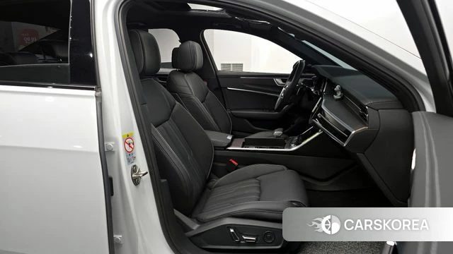 Audi A6 (C8) 2025 Белый из Кореи, фото 2