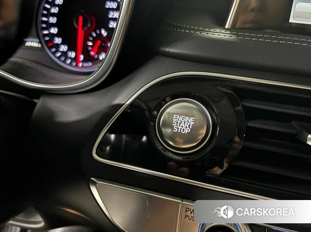 Genesis G70 2019 Черный из Кореи, фото 2