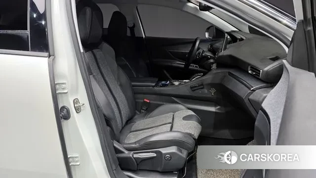 Peugeot 3008 second generation 2020 Белый из Кореи, фото 2