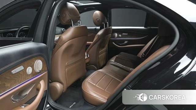 Mercedes-Benz E-Class W213 2023 Черный из Кореи, фото 2