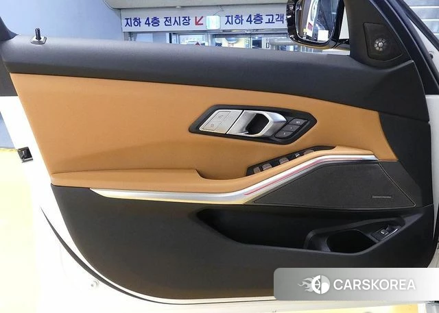 BMW 3 Series (G20) 2024 Белый из Кореи, фото 2