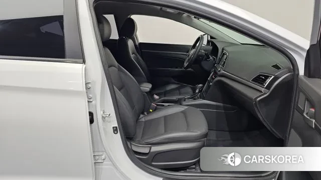 Hyundai Avante AD 2018 Белый из Кореи, фото 2