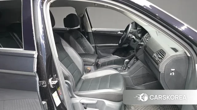 Volkswagen Tiguan second Generation 2020 Черный из Кореи, фото 2