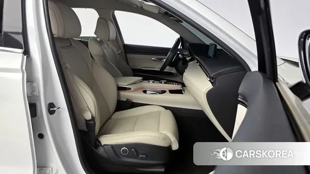 Genesis GV70 2022 Белый из Кореи, фото 2