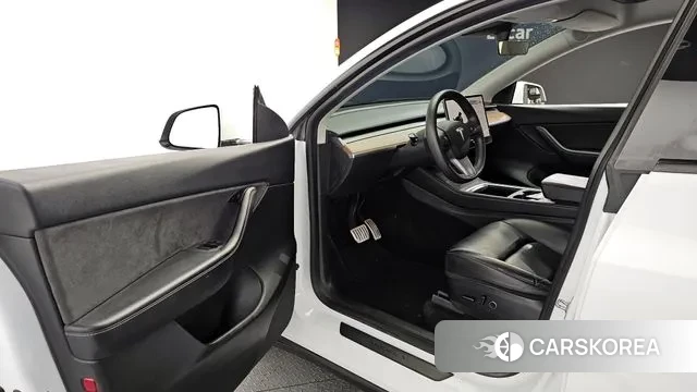 Tesla Model Y 2021 Белый из Кореи, фото 2