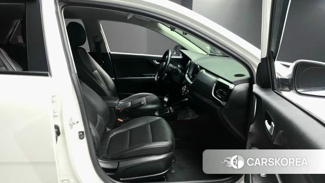 Kia Stonic 2018 Белый из Кореи, фото 2