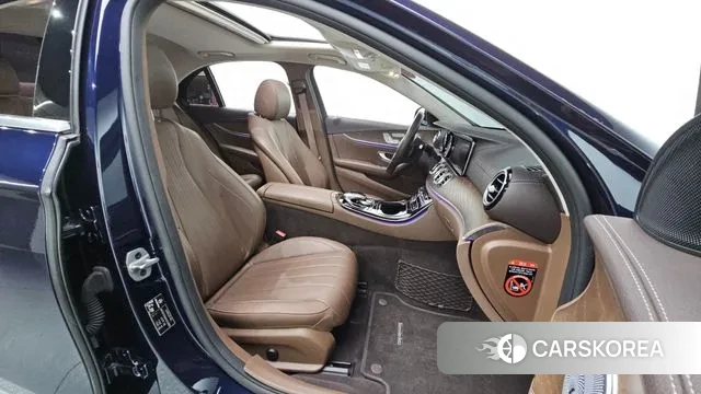 Mercedes-Benz E-Class W213 2019 Синий из Кореи, фото 2