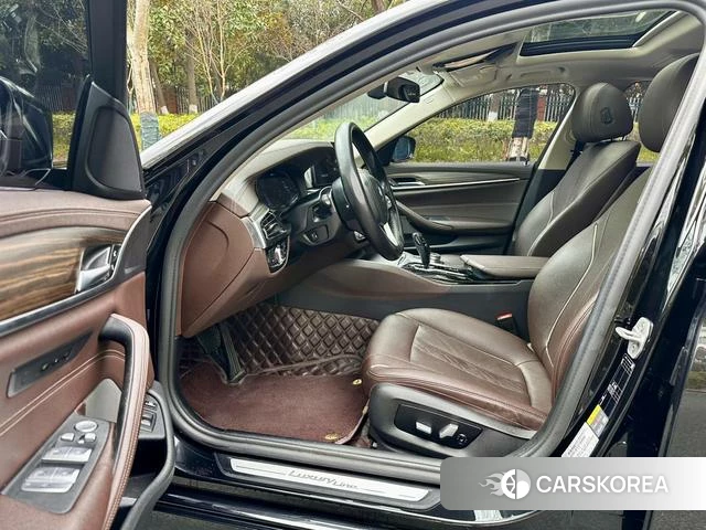 BMW 5 series PHEV 2021 Черный из Китая, фото 2