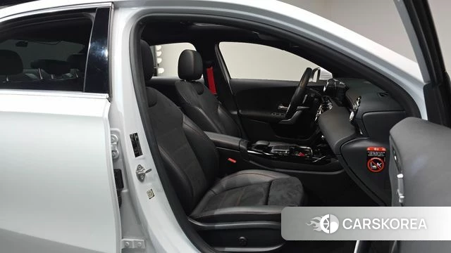 Mercedes-Benz A-Class W177 2021 Белый из Кореи, фото 2
