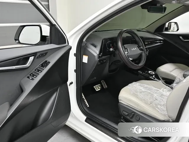 Kia Di Ol Nu Niro 2022 Белый из Кореи, фото 2