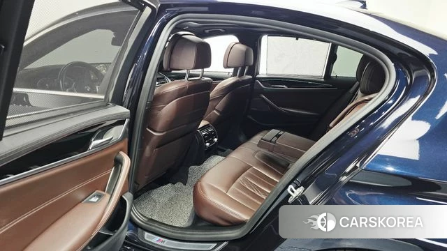 BMW 5 Series (G30) 2022 Черный из Кореи, фото 2