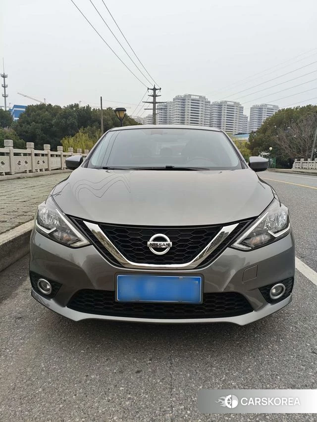 Nissan Xuan Yi 2023 Темно-серый из Китая, фото 2