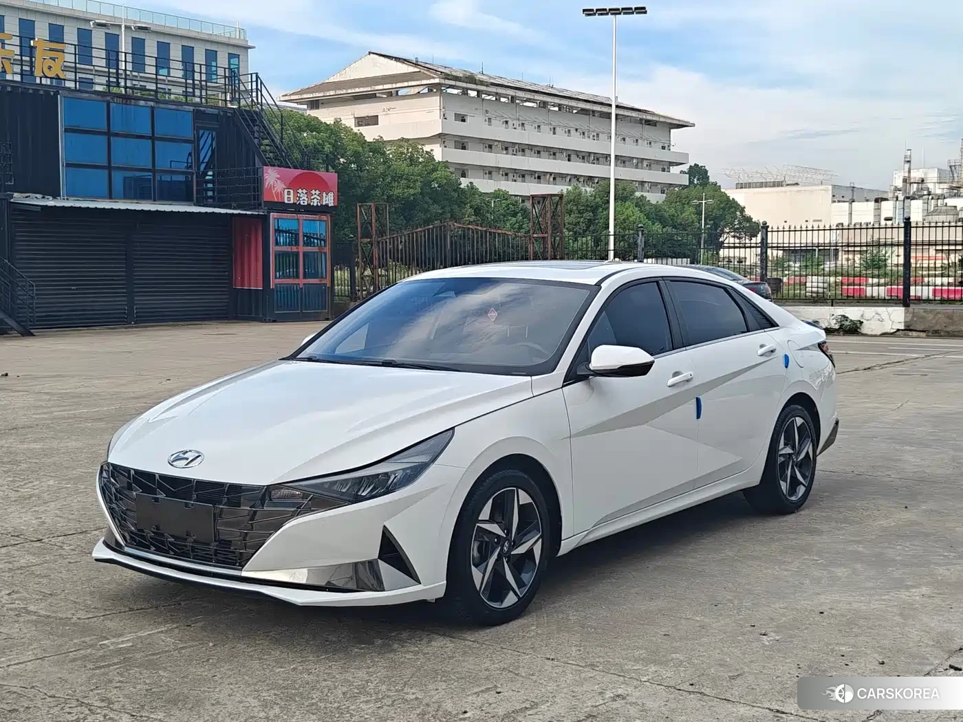 Hyundai Elantra 2023 Белый из Китая, фото 2