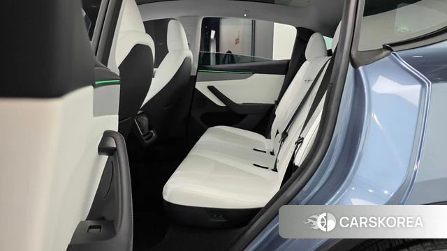 Tesla Model Y 2025 Серый из Кореи, фото 2