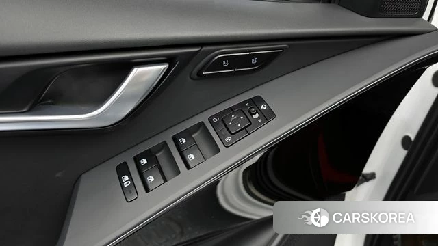 Kia Di Ol Nu Niro 2024 Белый из Кореи, фото 2