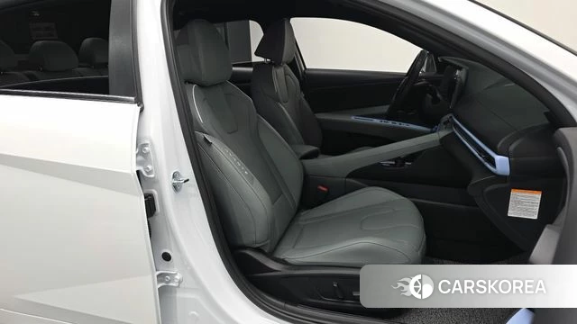 Hyundai The New Avante Hybrid (CN7) 2025 Белый из Кореи, фото 2