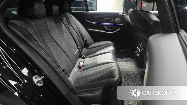 Mercedes-Benz E-Class W213 2021 Черный из Кореи, фото 2
