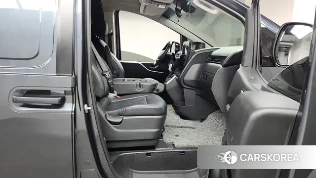 Hyundai Staria 2023 Серый из Кореи, фото 2