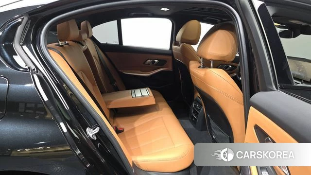 BMW 3 Series (G20) 2023 Черный из Кореи, фото 2