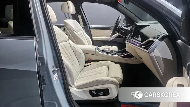 BMW X7 (G07) 2024 Цвет галактики из Кореи, фото 2