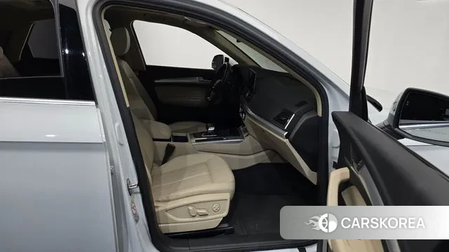 Audi Q5 (FY) 2023 Белый из Кореи, фото 2