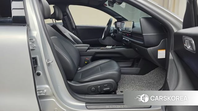 Hyundai Ionic 6 2023 Серебристо-серый из Кореи, фото 2