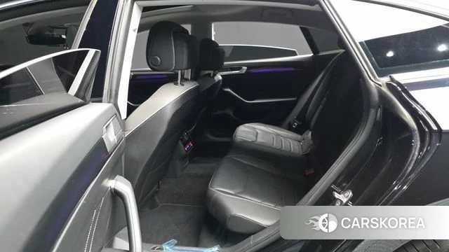 Volkswagen Arteon 2023 Черный из Кореи, фото 2