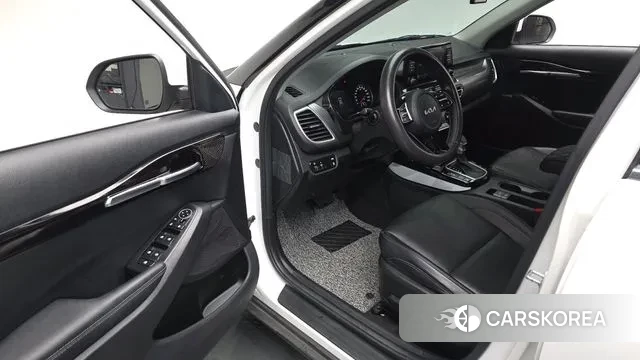 Kia Seltos 2022 Белый из Кореи, фото 2