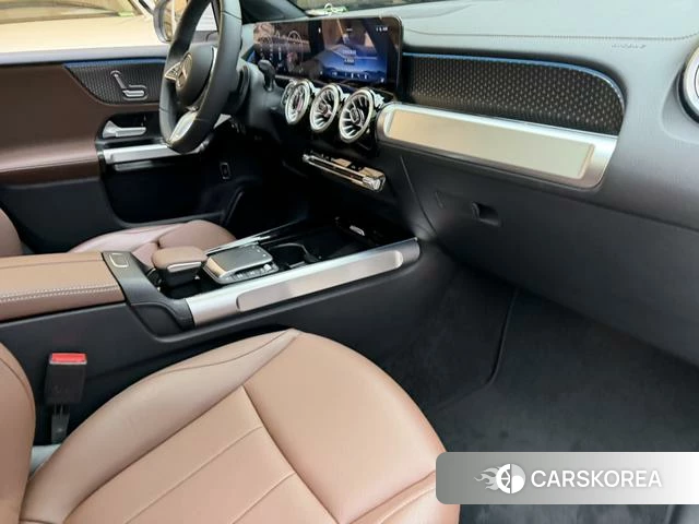 Mercedes-Benz GLB 2024 Белый из Китая, фото 2