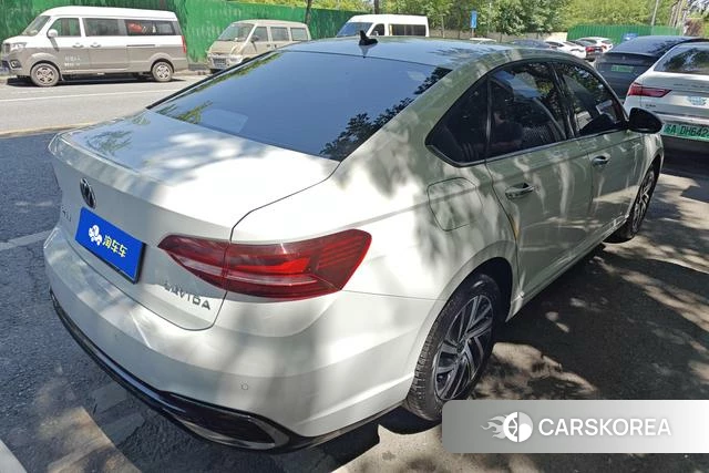 Volkswagen Lavida 2023 Белый из Китая, фото 2