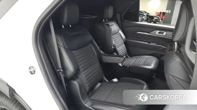 Ford Explorer 6th Generation 2025 Белый из Кореи, фото 2