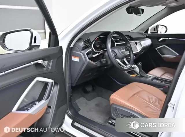 Audi Q3 (F3) 2023 Белый из Кореи, фото 2