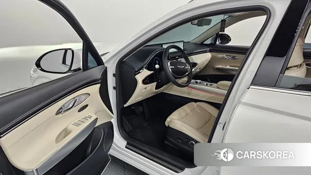 Genesis GV70 2023 Белый из Кореи, фото 2