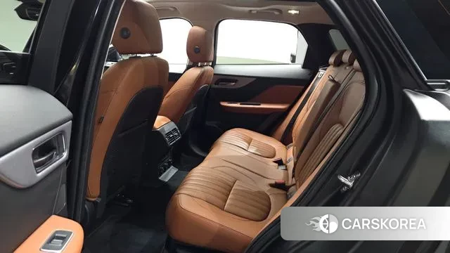 Jaguar F-PACE 2019 Черный из Кореи, фото 2