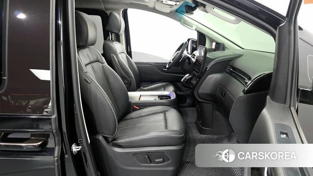 Hyundai Staria 2023 Черный из Кореи, фото 2