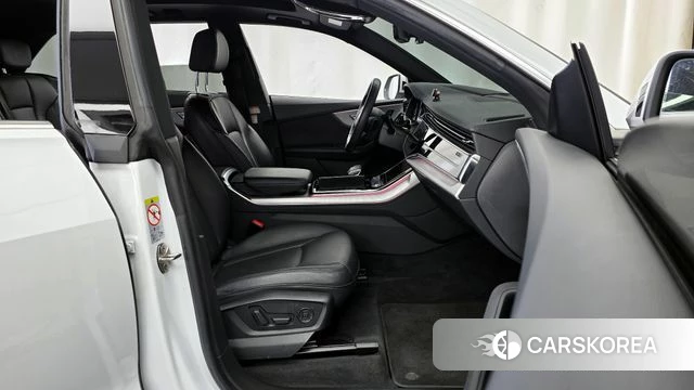 Audi Q8 (4M) 2020 Белый из Кореи, фото 2