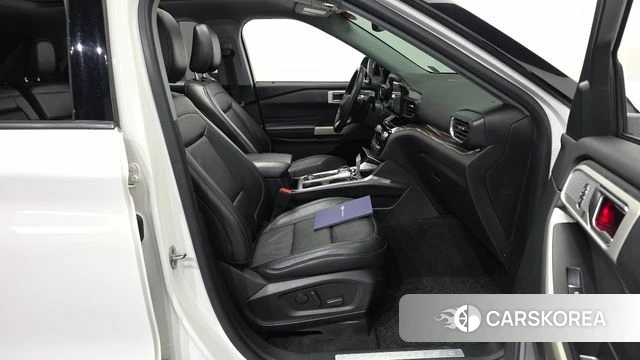 Ford Explorer 6th Generation 2021 Белый из Кореи, фото 2