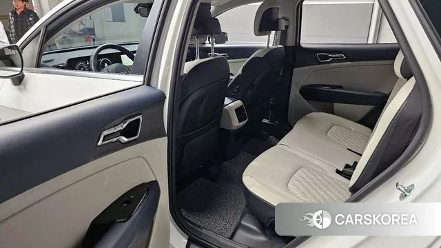 Kia Sportage 5th Generation 2023 Белый из Кореи, фото 2